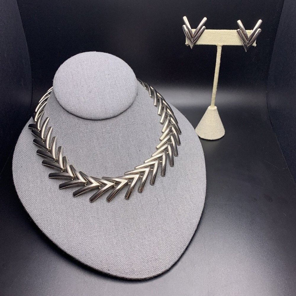 Berge Silver Tone Link Necklace Clip Earrings Set Demi Parure